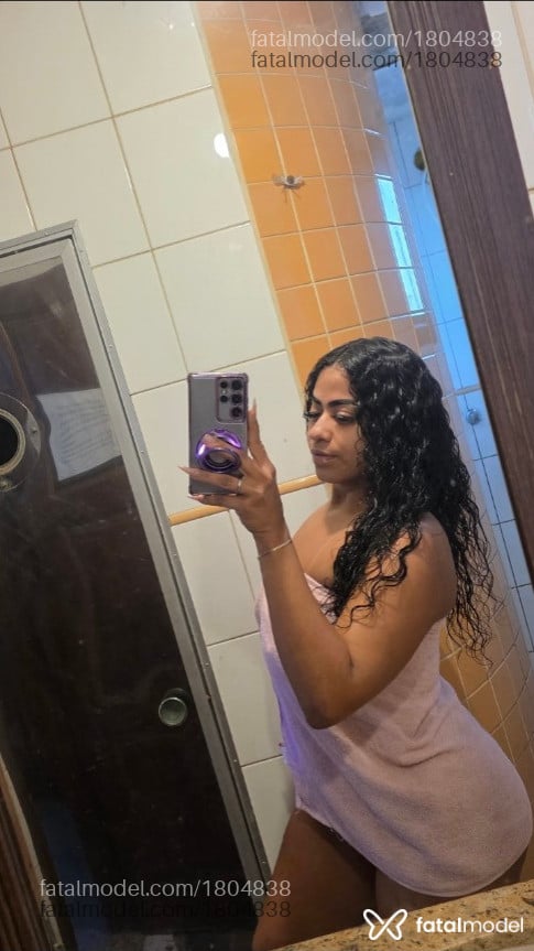 Acompanhante mulher com cabelo castanho de olhos castanhos - Victoria