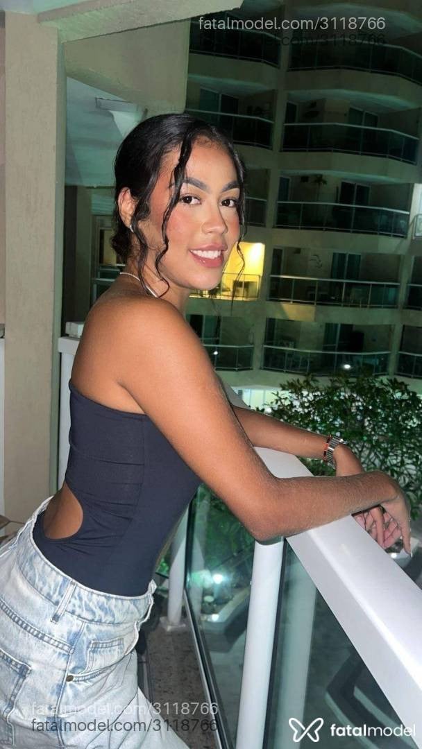 Acompanhante mulher morena (o) de olhos castanhos - Anne Viegas