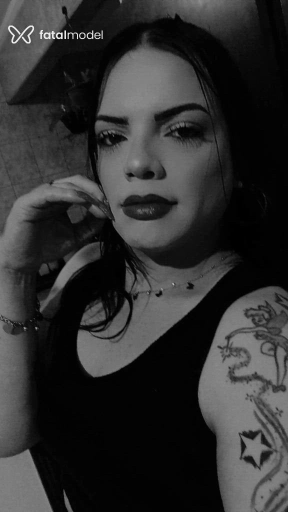 Acompanhante travesti morena (o) de olhos castanhos - Yasmin