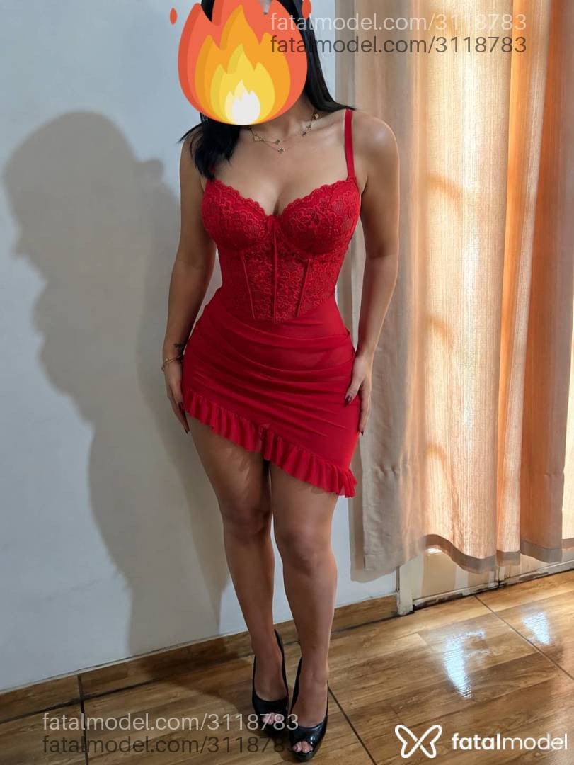 Acompanhante mulher morena (o) de olhos castanhos - Livia Lins