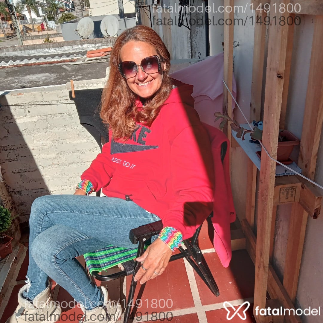 Acompanhante mulher ruiva (o) de olhos verdes - Melissa Vitty