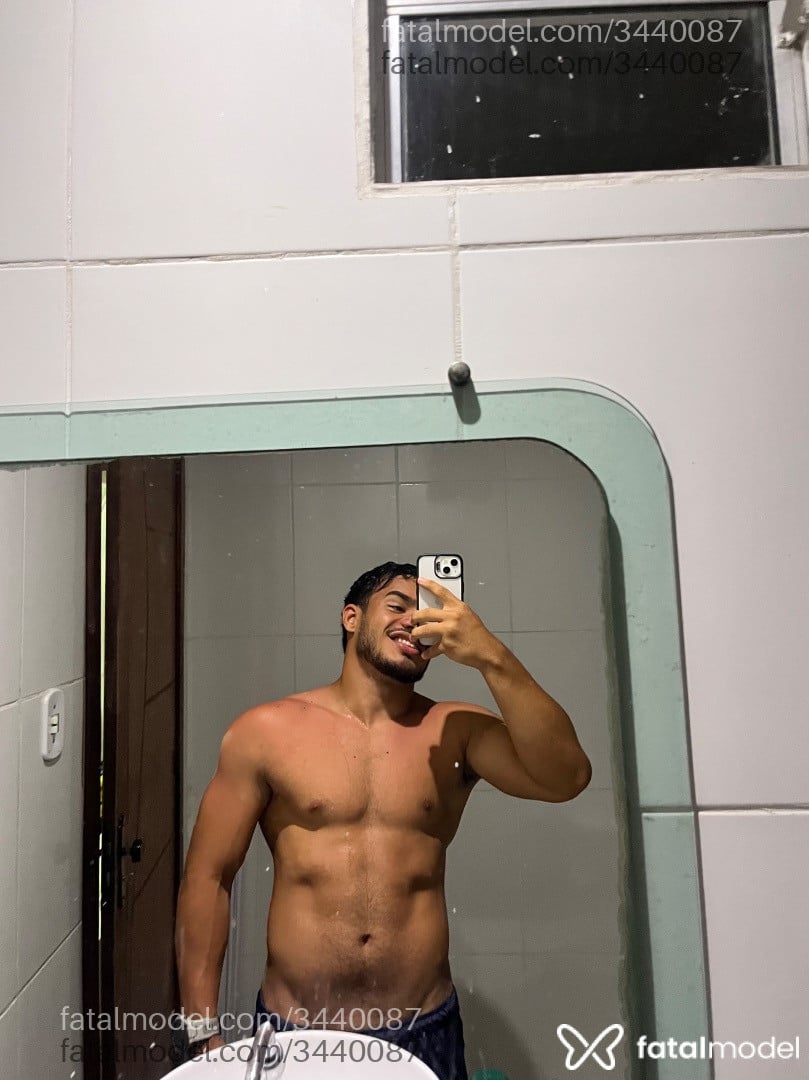 Acompanhante homem morena (o) de olhos pretos - Gabriel