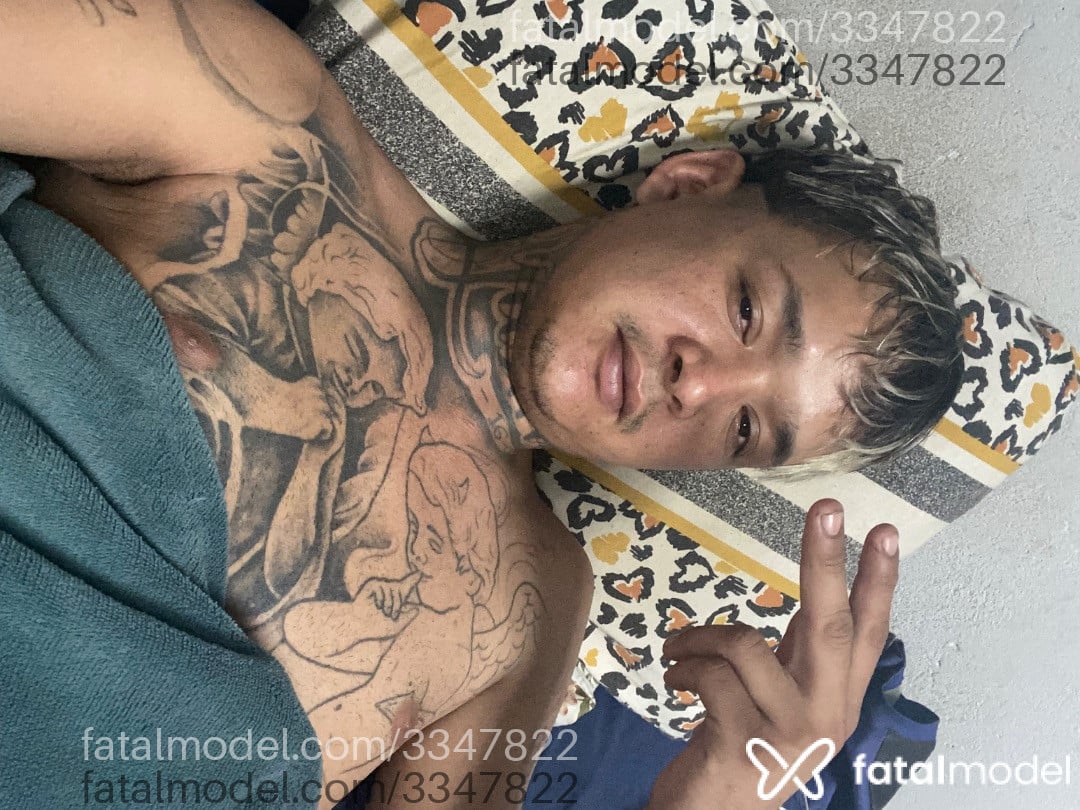 Acompanhante homem com cabelo castanho de olhos castanhos - Lucas