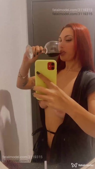 Acompanhante mulher ruiva (o) de olhos castanhos - Samanta