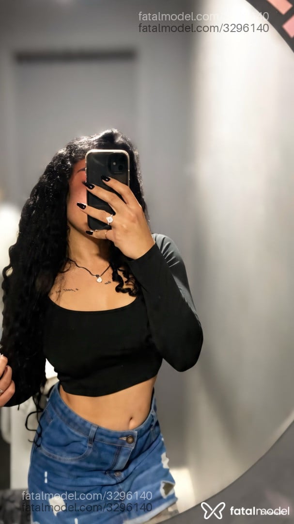 Acompanhante mulher morena (o) de olhos castanhos - Vickk