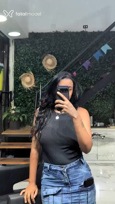 Acompanhante mulher morena (o) de olhos castanhos - Laíssa Acompanhante mulher morena (o) de olhos castanhos - Laíssa
