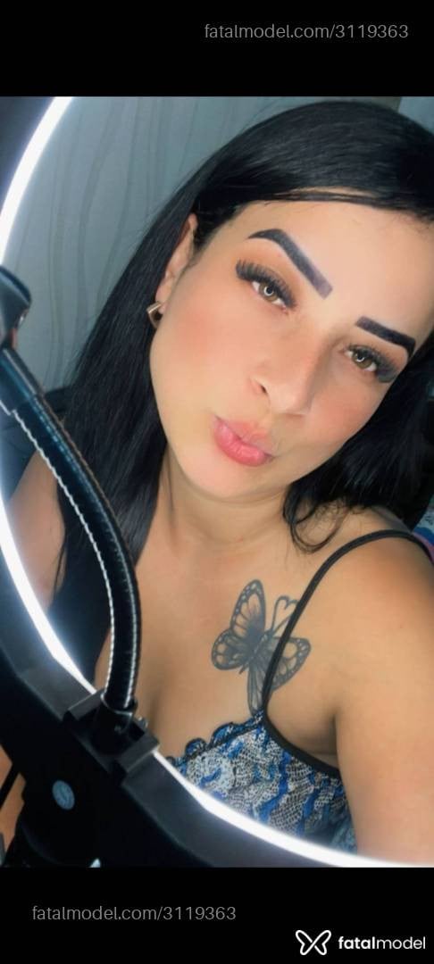 Acompanhante mulher morena (o) de olhos mel - Nick