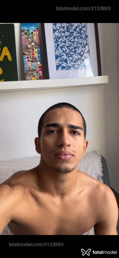 Acompanhante homem morena (o) de olhos pretos - Avares
