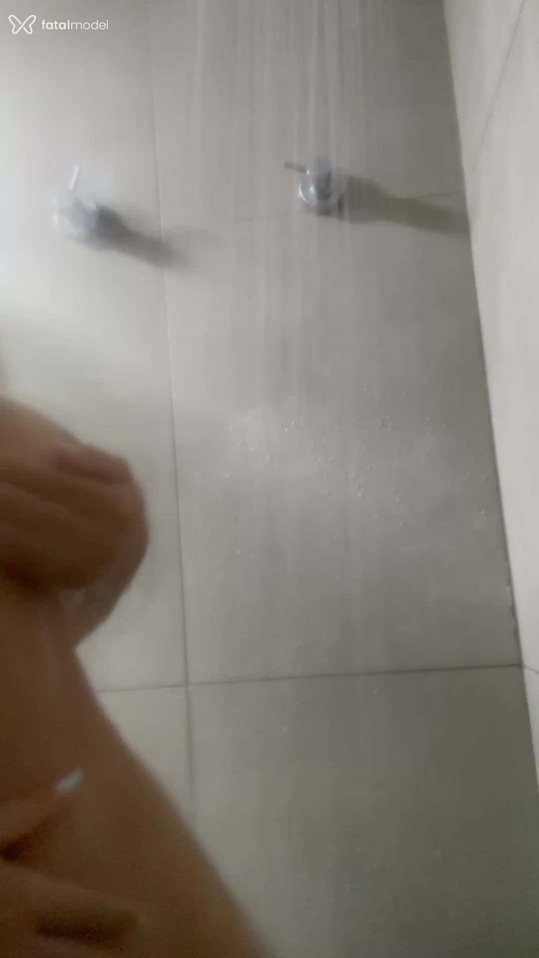 Acompanhante mulher morena (o) de olhos verdes - Mariana Hoys