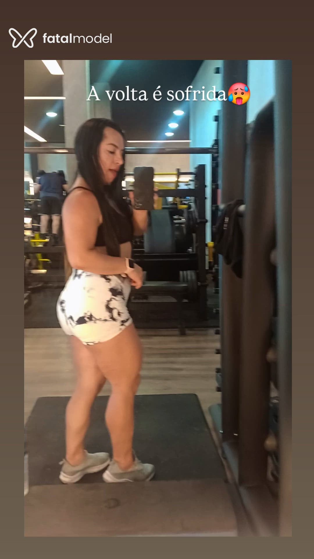 Acompanhante mulher morena (o) de olhos pretos - Kamila