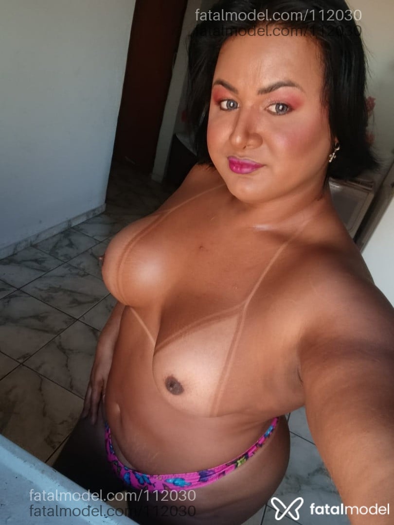 Acompanhante mulher trans morena (o) de olhos castanhos - Valeska