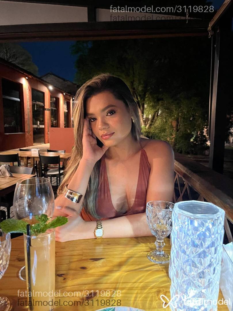 Acompanhante mulher morena (o) de olhos castanhos em Sinop - Yasmim Santori
