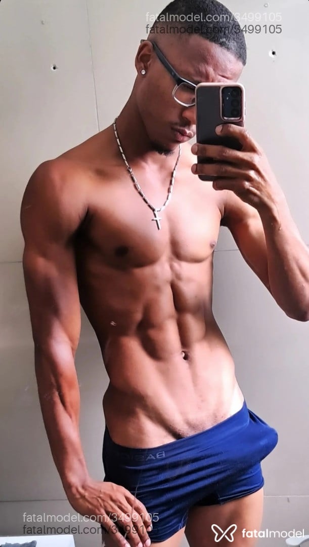 Acompanhante homem morena (o) de olhos pretos - Marrenta