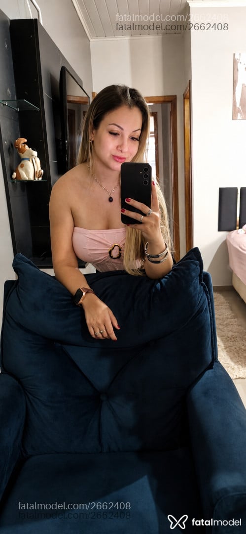 Acompanhante mulher loira (o) de olhos castanhos - Bruna Navarro
