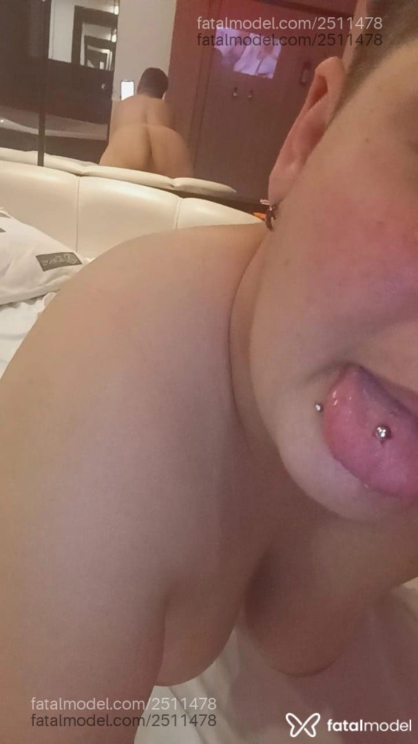 Acompanhante mulher morena (o) de olhos castanhos - Bruna