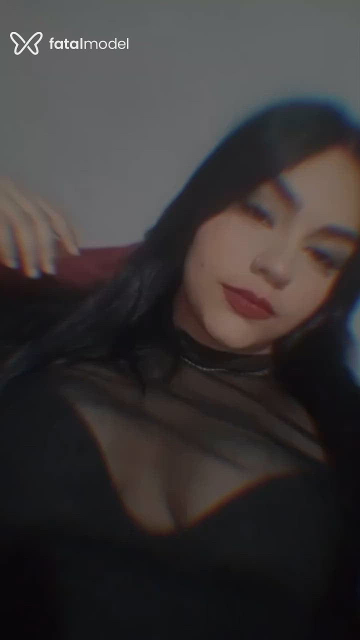 Acompanhante mulher morena (o) de olhos castanhos - Beattriz