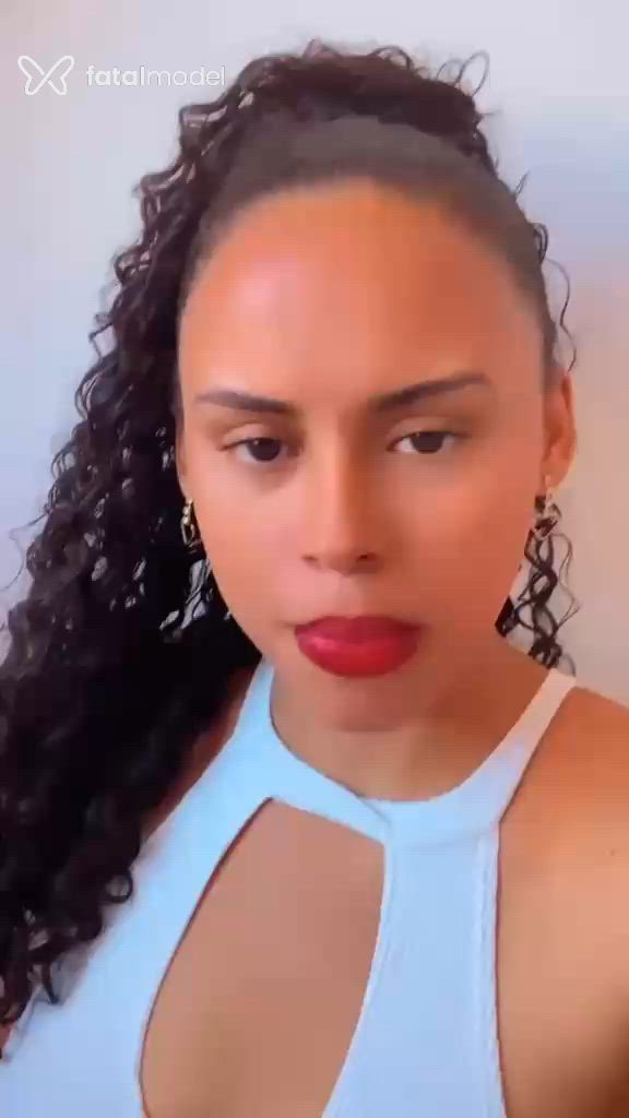 Acompanhante mulher morena (o) de olhos castanhos - Luna Acompanhante mulher morena (o) de olhos castanhos - Luna
