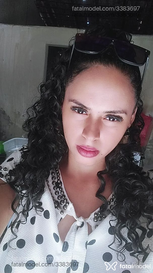 Acompanhante mulher morena (o) de olhos castanhos - Luna Acompanhante mulher morena (o) de olhos castanhos - Luna