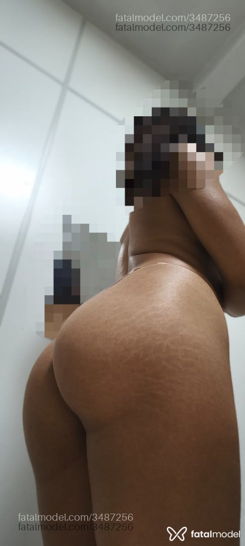 Acompanhante mulher com cabelo castanho de olhos castanhos - Isabella Martins