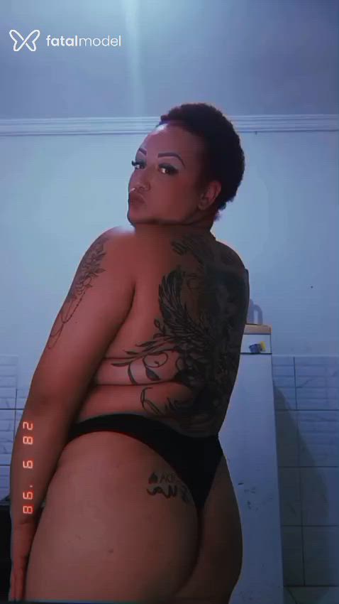Acompanhante mulher morena (o) de olhos mel - Srt Pimentel