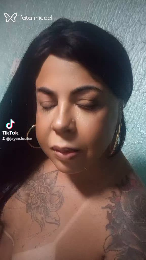 Acompanhante mulher trans morena (o) de olhos verdes - Jaylou