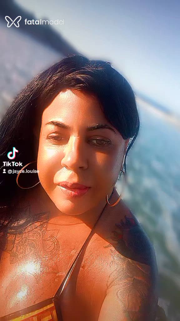 Acompanhante mulher trans morena (o) de olhos verdes - Jaylou