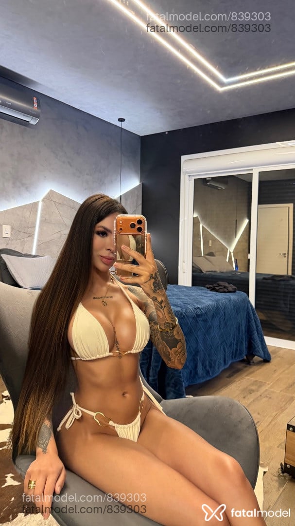 Acompanhante mulher morena (o) de olhos castanhos - Amanda