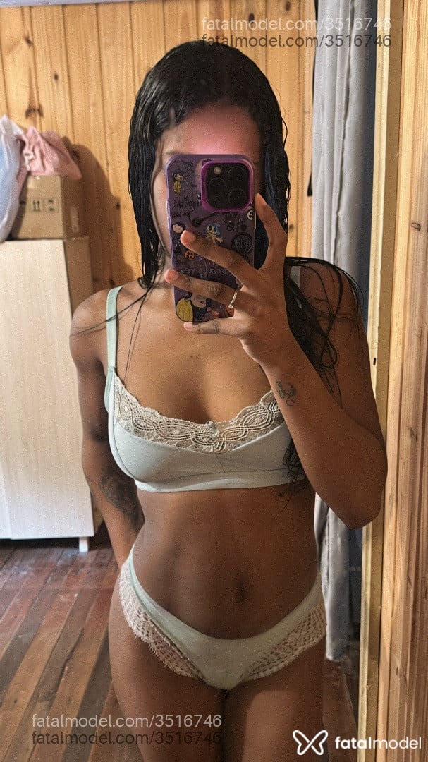 Acompanhante mulher morena (o) de olhos castanhos - Solzinha