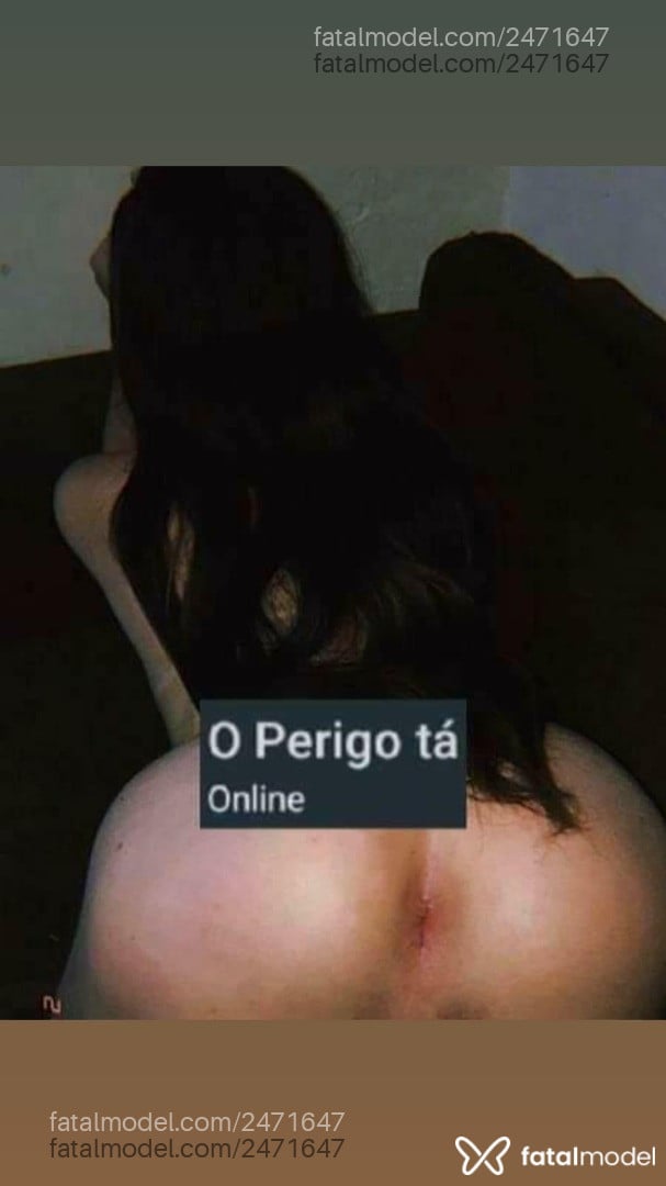 Acompanhante mulher trans com cabelo castanho de olhos verdes - Luanny Moura