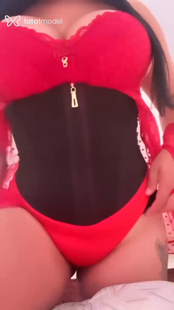 Acompanhante mulher morena (o) de olhos castanhos - Siih
