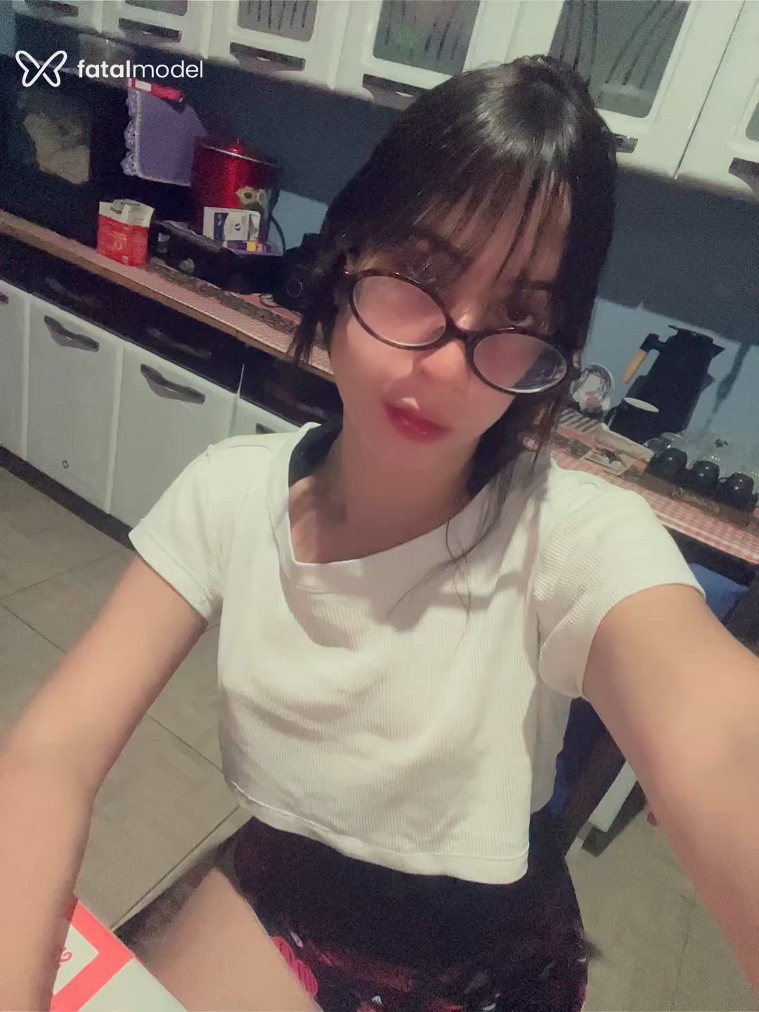 Acompanhante mulher trans com cabelo castanho de olhos pretos - Jessy Lomeu Acompanhante mulher trans com cabelo castanho de olhos pretos - Jessy Lomeu