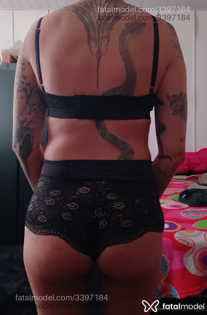 Acompanhante mulher com cabelo castanho de olhos castanhos - Denise