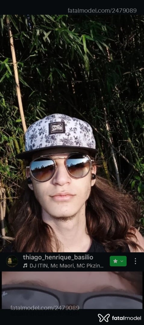 Acompanhante homem ruiva (o) de olhos castanhos - Henrique