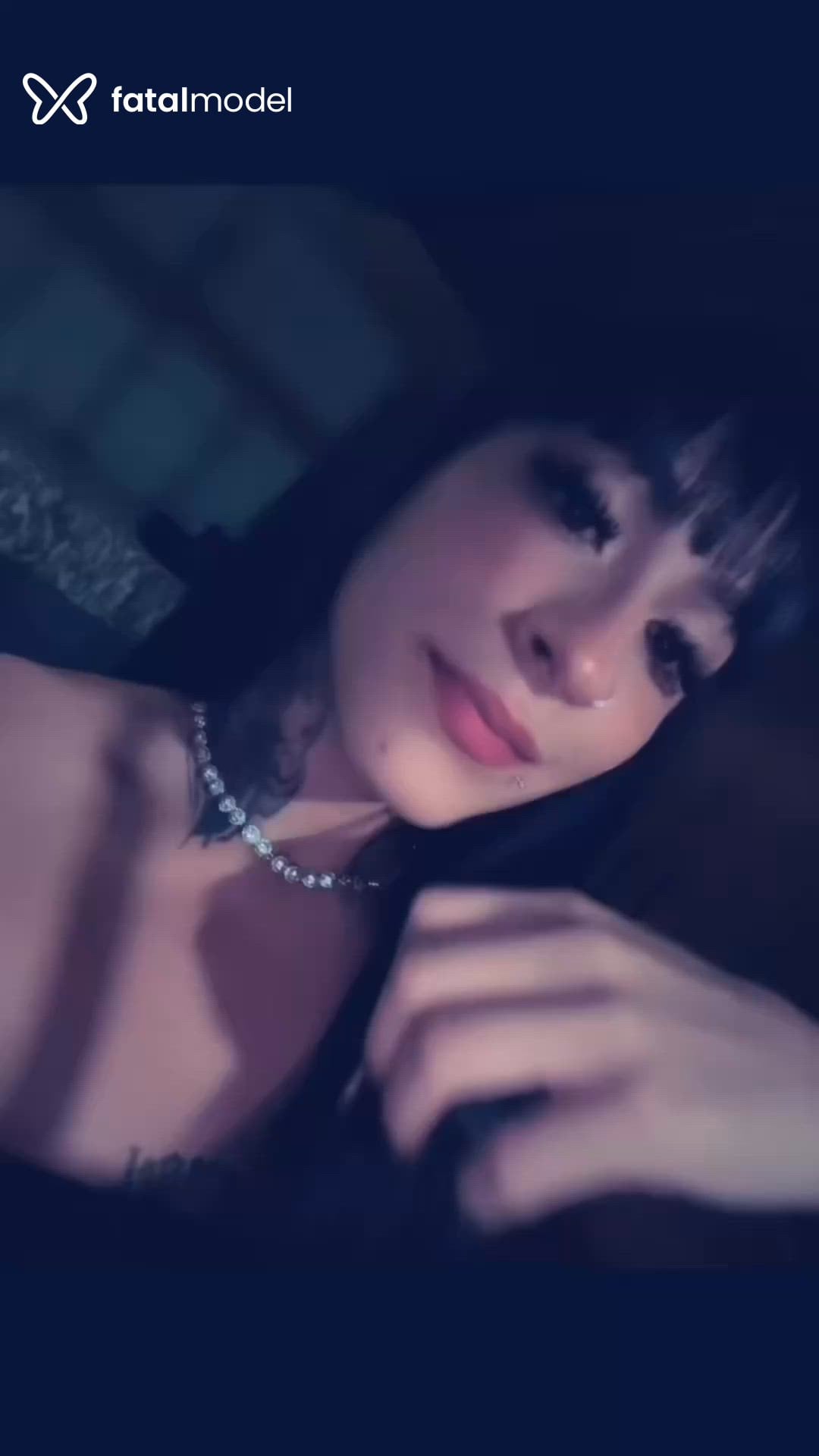 Acompanhante mulher trans morena (o) de olhos pretos - Luiza Bianchessi