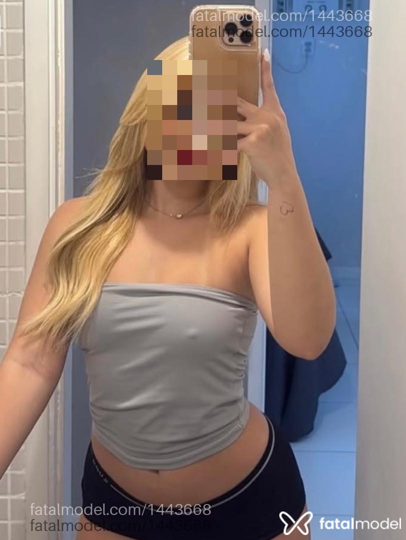 Acompanhante mulher loira (o) de olhos pretos - Isabella