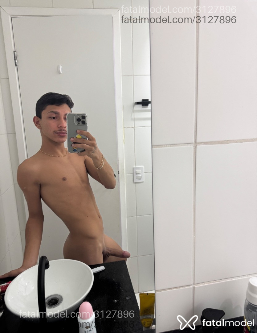 Acompanhante homem morena (o) de olhos pretos - Gustavo