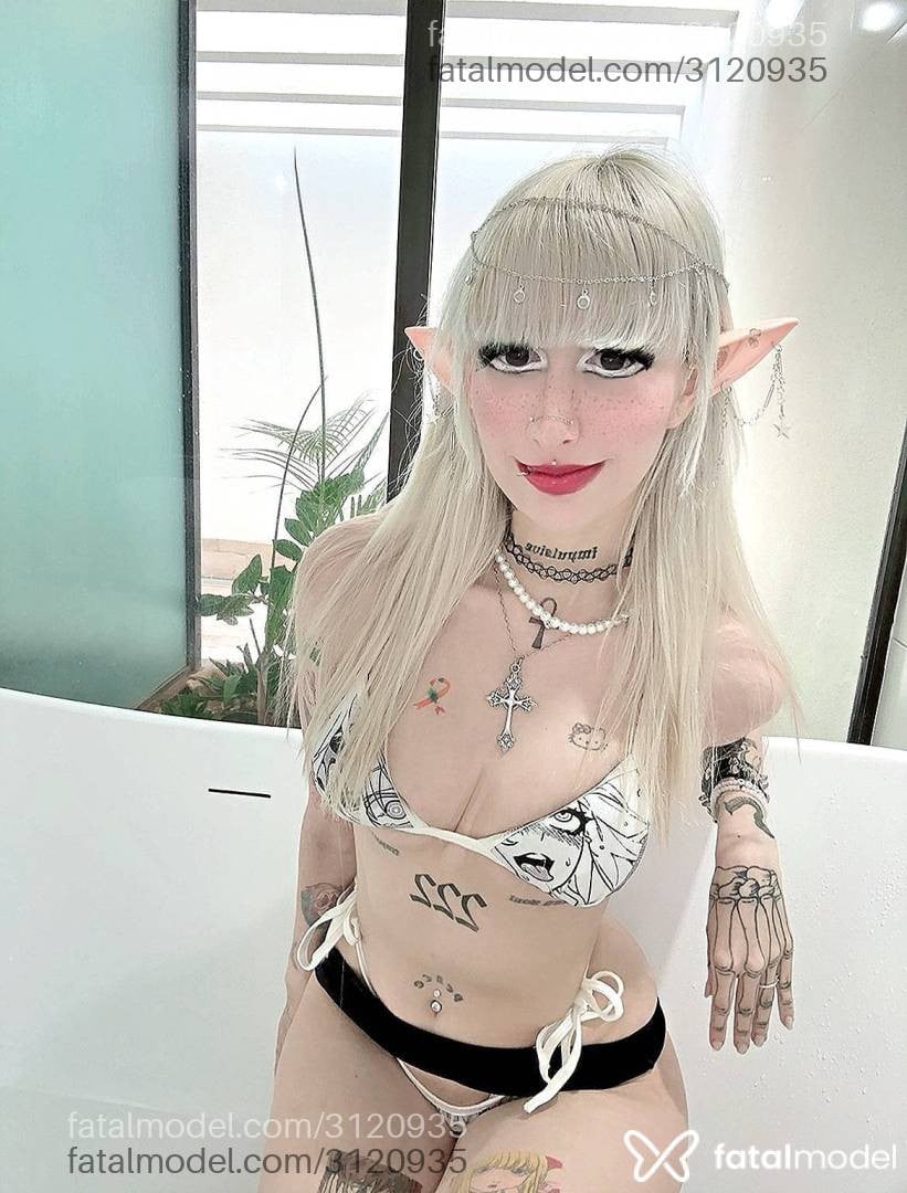 Acompanhante mulher loira (o) de olhos castanhos em São Paulo Acompanhante mulher loira (o) de olhos castanhos em São Paulo - Julia Perin
