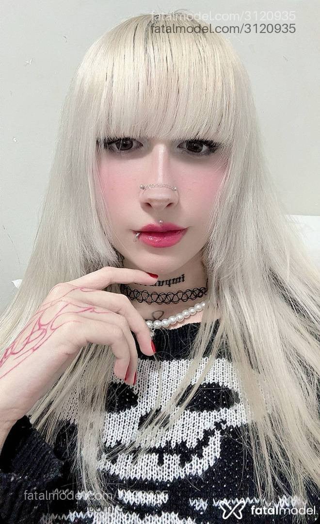 Acompanhante mulher loira (o) de olhos castanhos em Goiânia - Julia Priv
