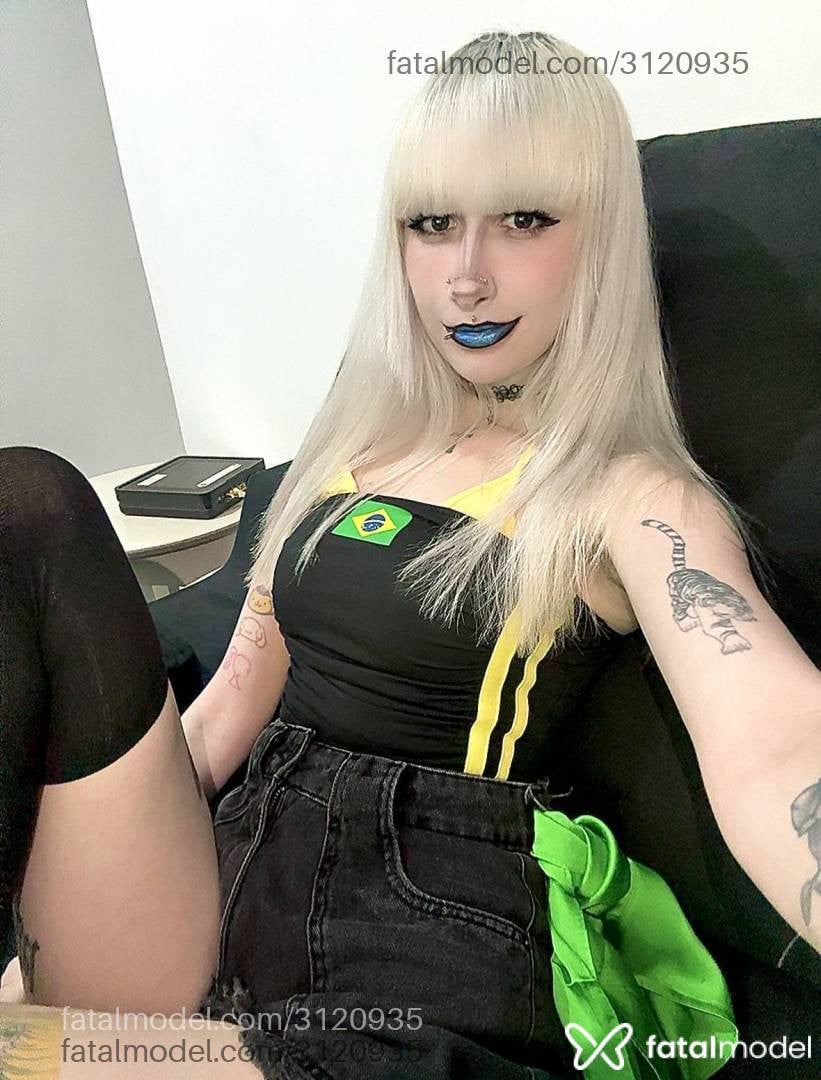 Acompanhante mulher loira (o) de olhos castanhos em São José do Rio Preto - Julia Priv