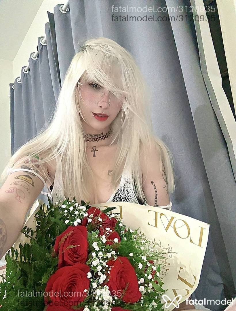 Acompanhante mulher loira (o) de olhos castanhos em Brasília - Julia Priv