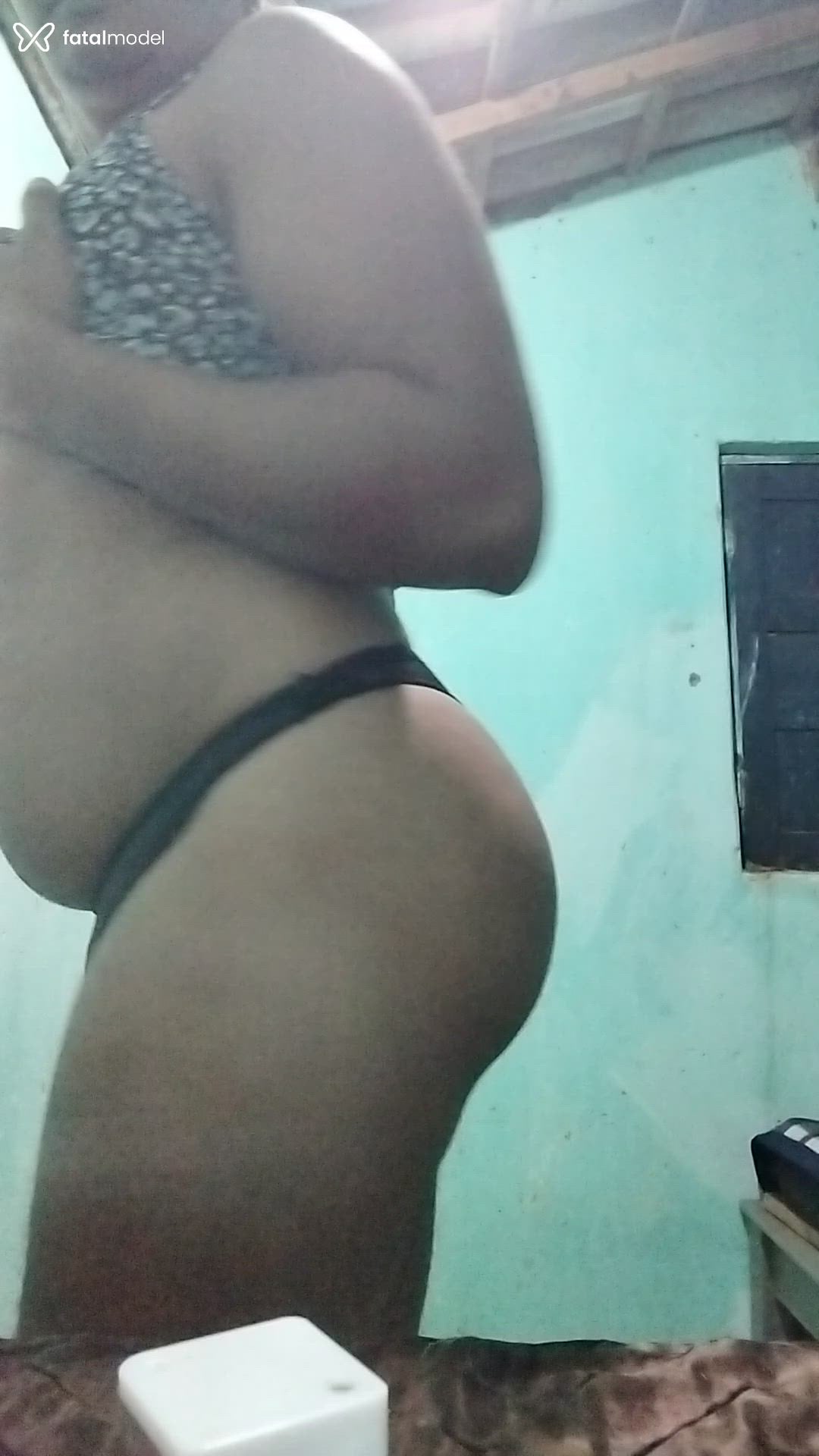 Acompanhante mulher trans com cabelo castanho de olhos castanhos - Barbara Fydlley
