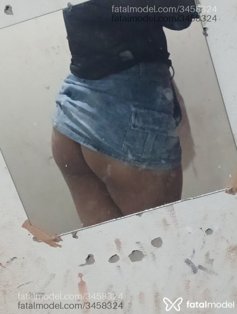 Acompanhante mulher trans com cabelo castanho de olhos pretos - Nuelly