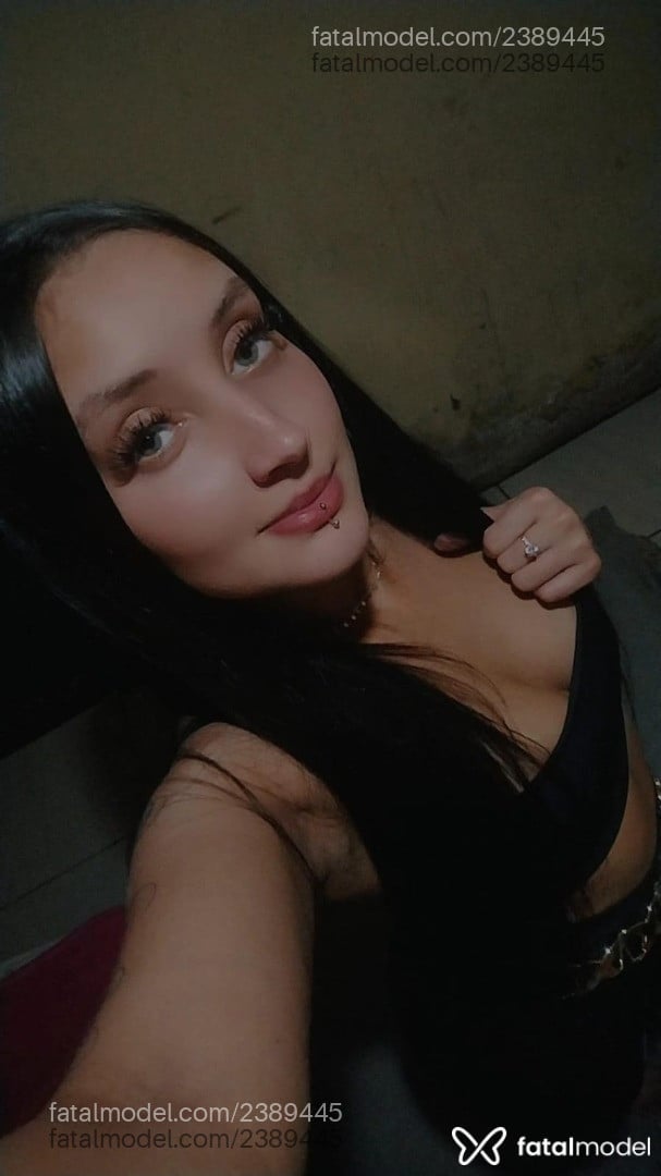 Acompanhante mulher morena (o) de olhos verdes - Tainá