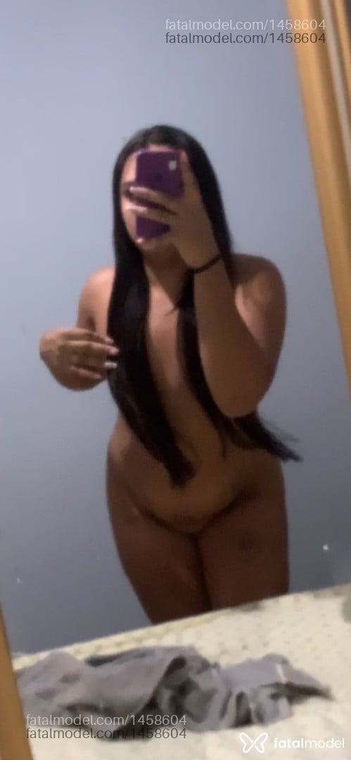 Acompanhante mulher trans com cabelo castanho de olhos castanhos - Mila Acompanhante mulher trans com cabelo castanho de olhos castanhos - Mila