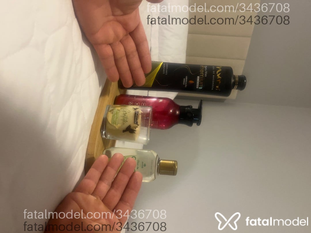 Acompanhante homem com cabelo castanho de olhos castanhos - Rodrigo