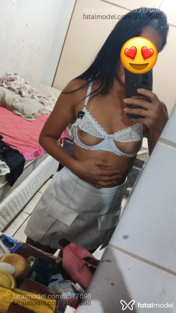 Acompanhante mulher morena (o) de olhos castanhos - Bruna