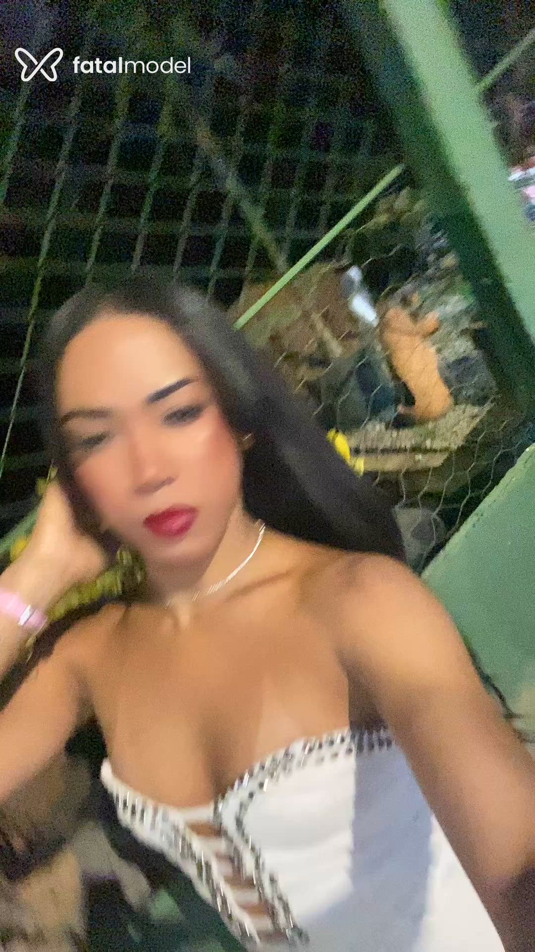 Acompanhante mulher trans morena (o) de olhos pretos - Lorrany