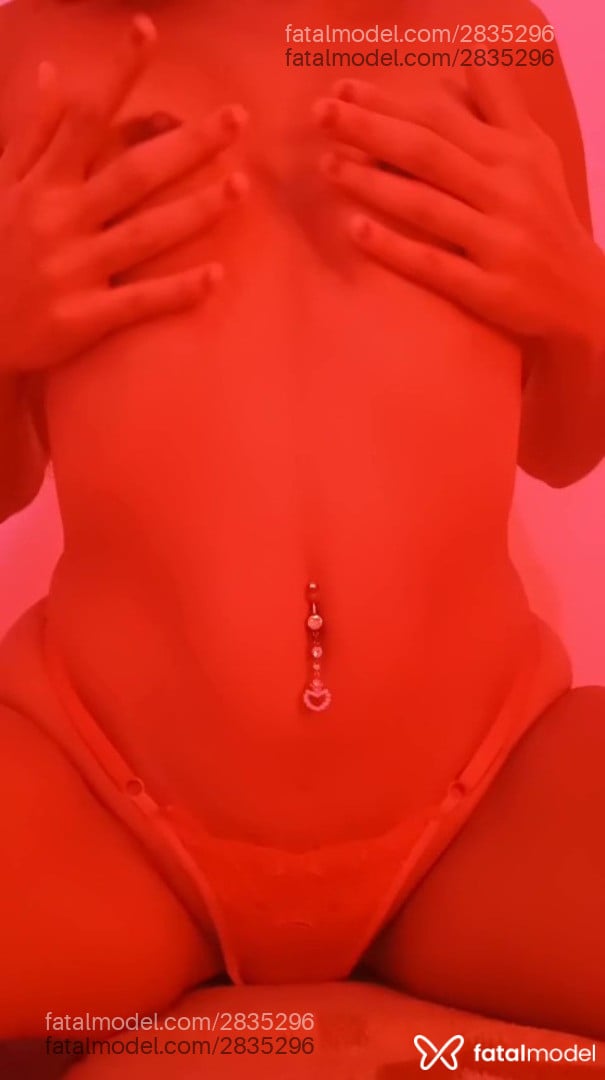 Acompanhante mulher morena (o) de olhos castanhos - Priscila