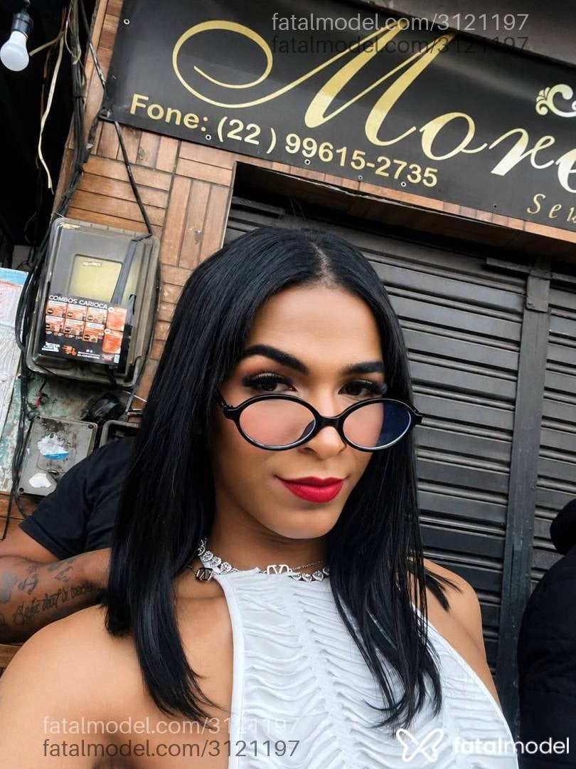 Acompanhante mulher trans morena (o) de olhos castanhos em Macaé - Tainá