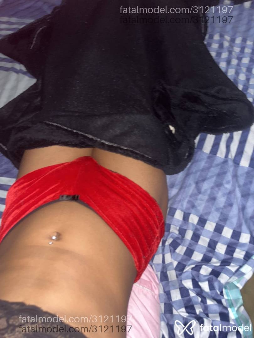 Acompanhante mulher trans morena (o) de olhos castanhos em Macaé - Tainá